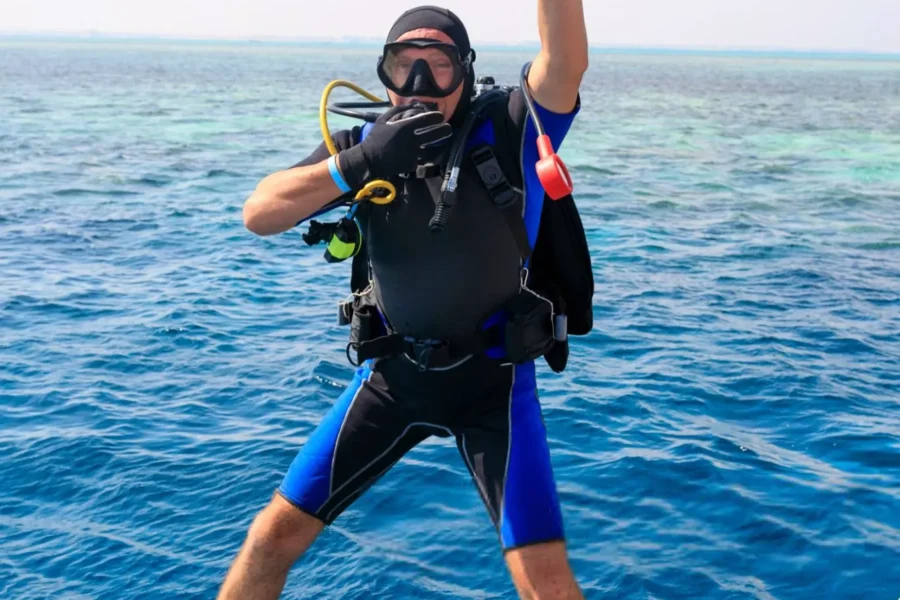 Coral Reef Explorer Dive